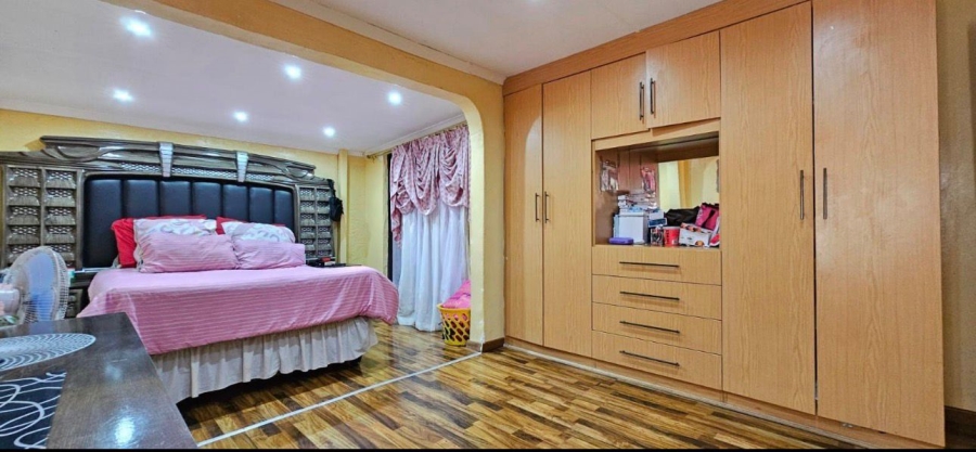 4 Bedroom Property for Sale in Roodepan Northern Cape